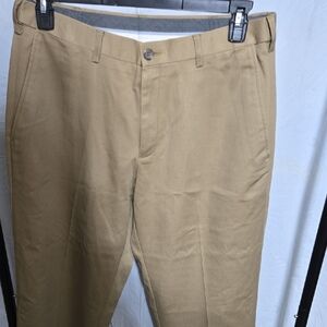 Haggar Men's Iron Free Premium Khaki Classic Fit Flat Front - 34x30  Color: Med